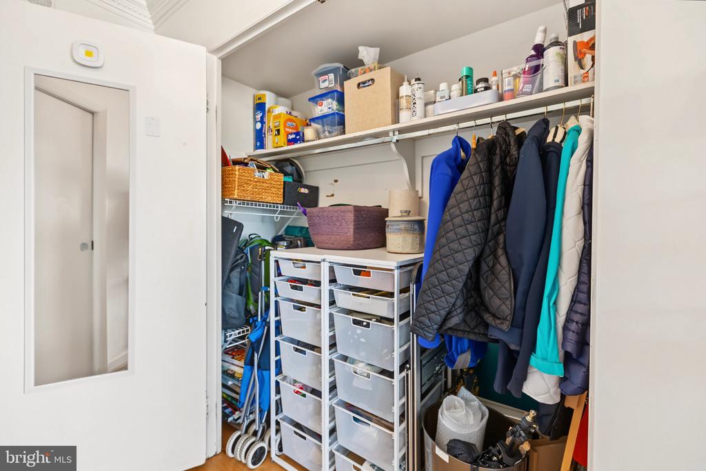 400 MADISON STREET Unit: 1605