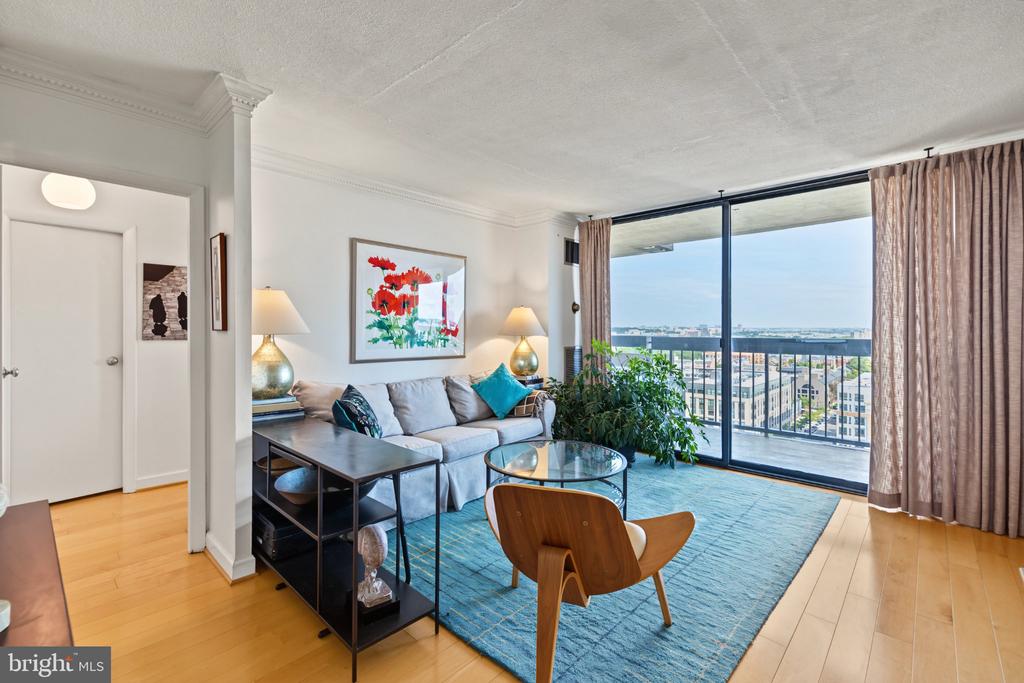 400 MADISON STREET Unit: 1605