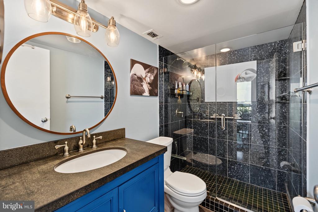 400 MADISON STREET Unit: 1605