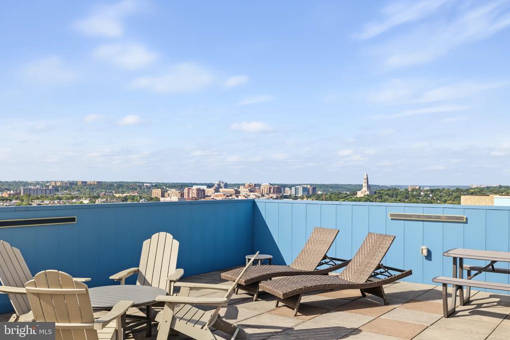 400 MADISON STREET Unit: 1605