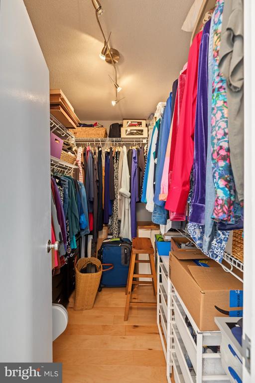 400 MADISON STREET Unit: 1605