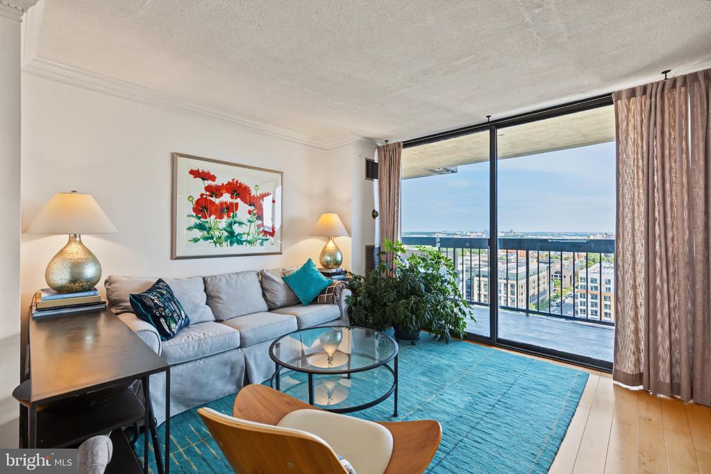 400 MADISON STREET Unit: 1605