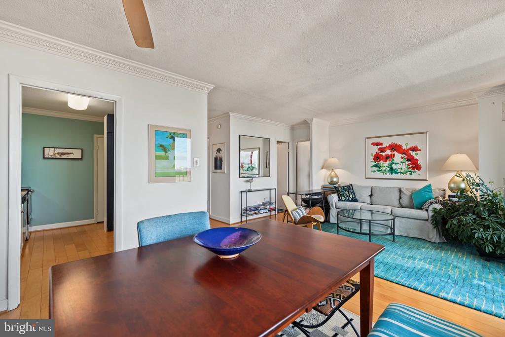 400 MADISON STREET Unit: 1605