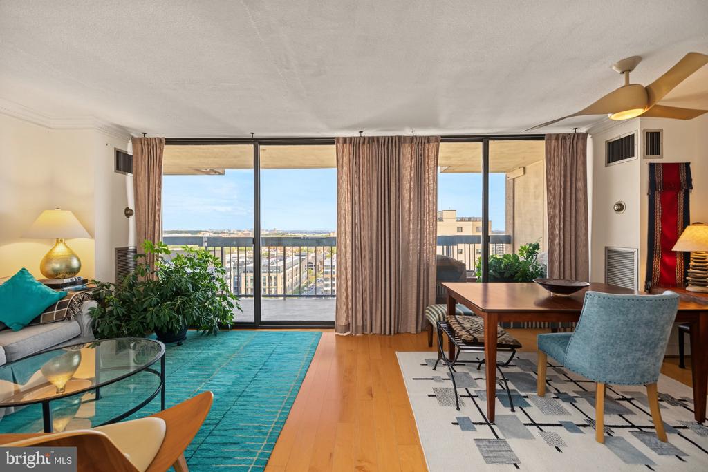 400 MADISON STREET Unit: 1605