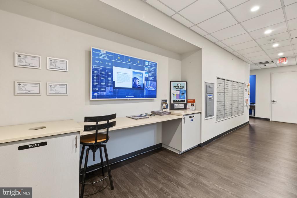 400 MADISON STREET Unit: 1605