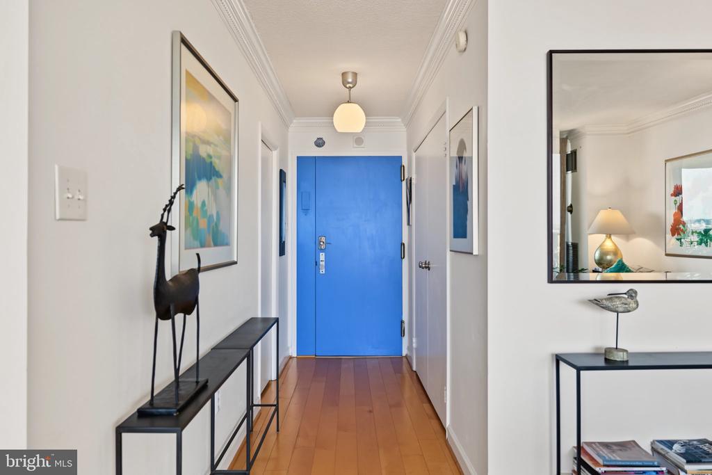 400 MADISON STREET Unit: 1605