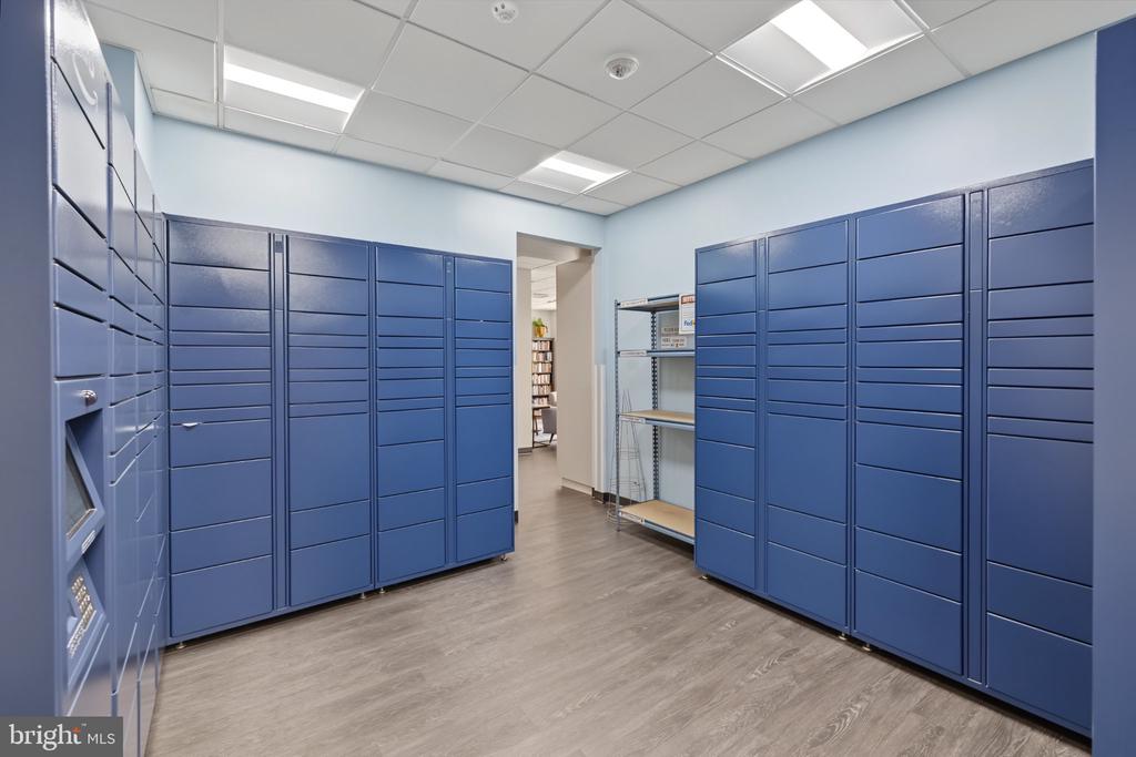 400 MADISON STREET Unit: 1605