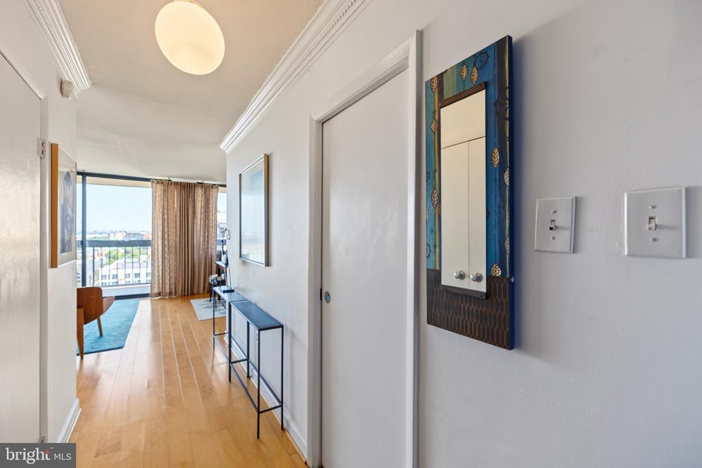 400 MADISON STREET Unit: 1605