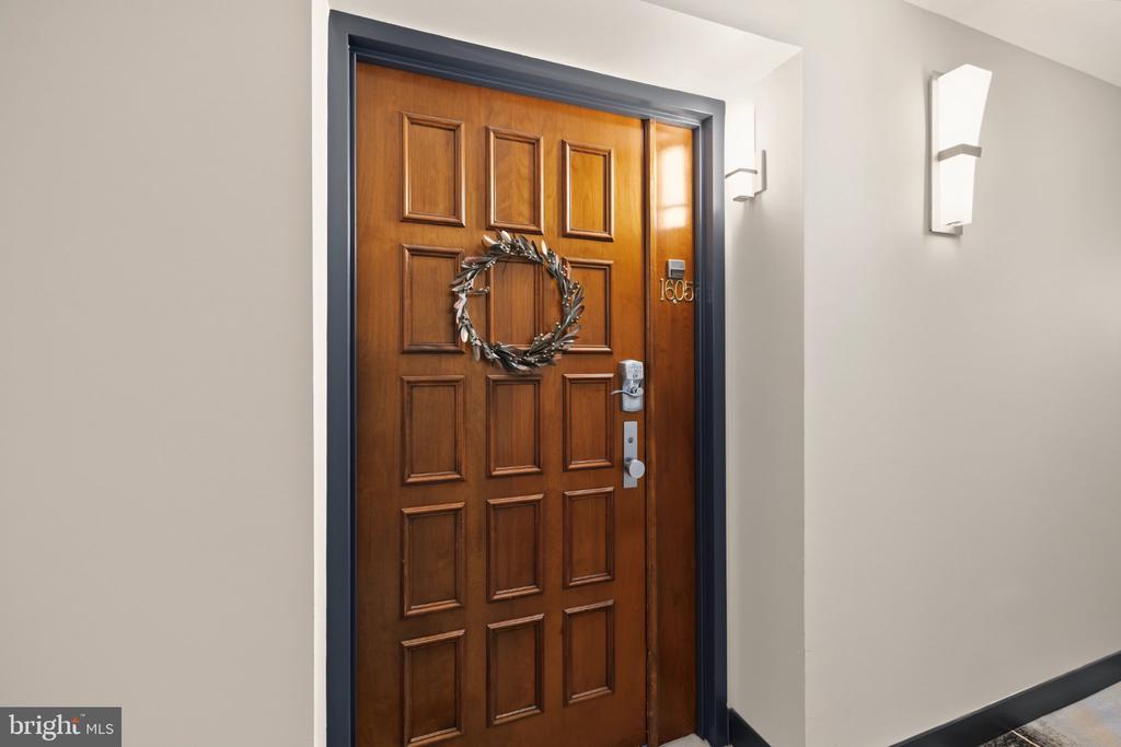 400 MADISON STREET Unit: 1605