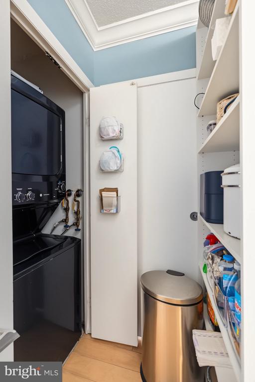 400 MADISON STREET Unit: 1605