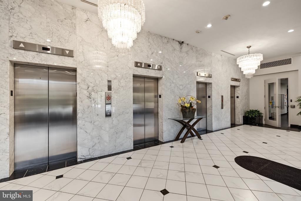 400 MADISON STREET Unit: 1605