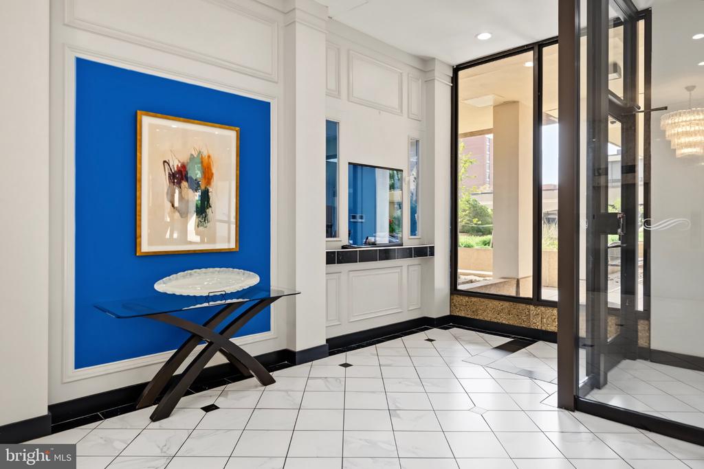 400 MADISON STREET Unit: 1605