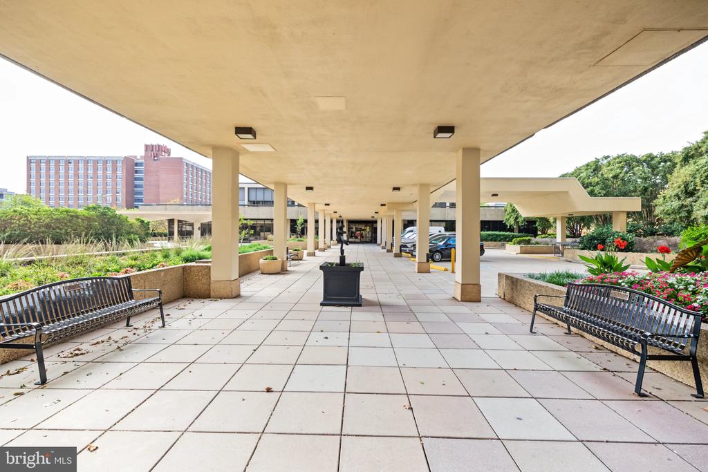 400 MADISON STREET Unit: 1605