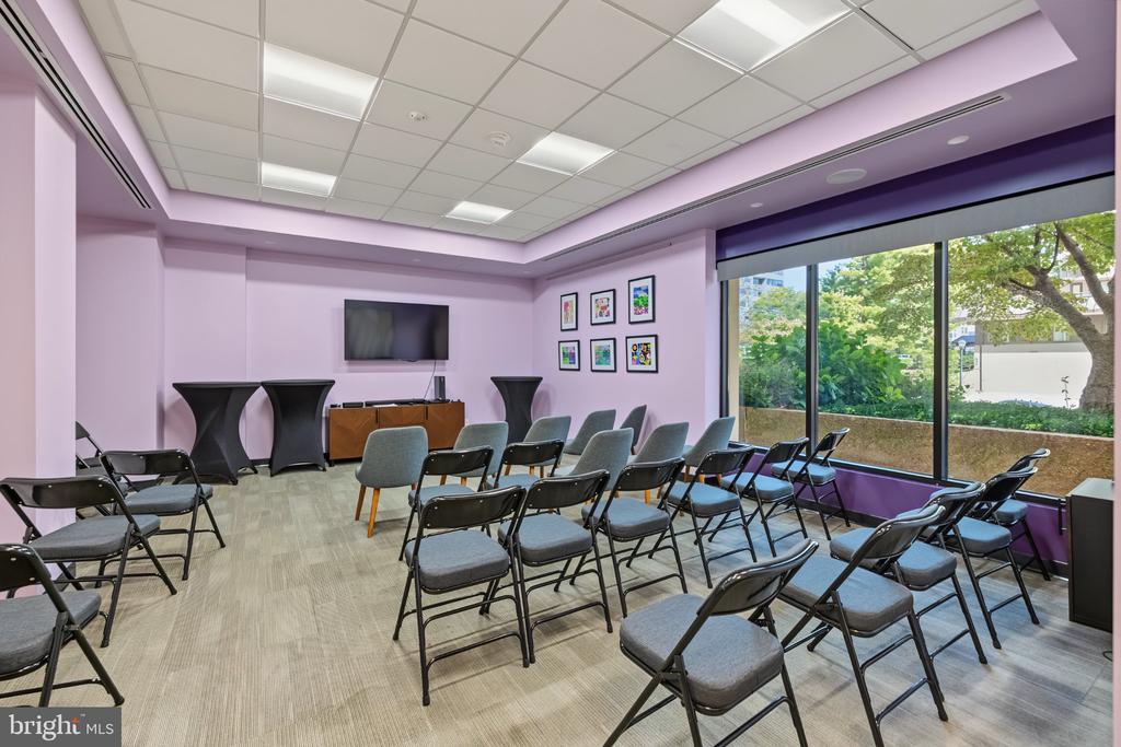 400 MADISON STREET Unit: 1605