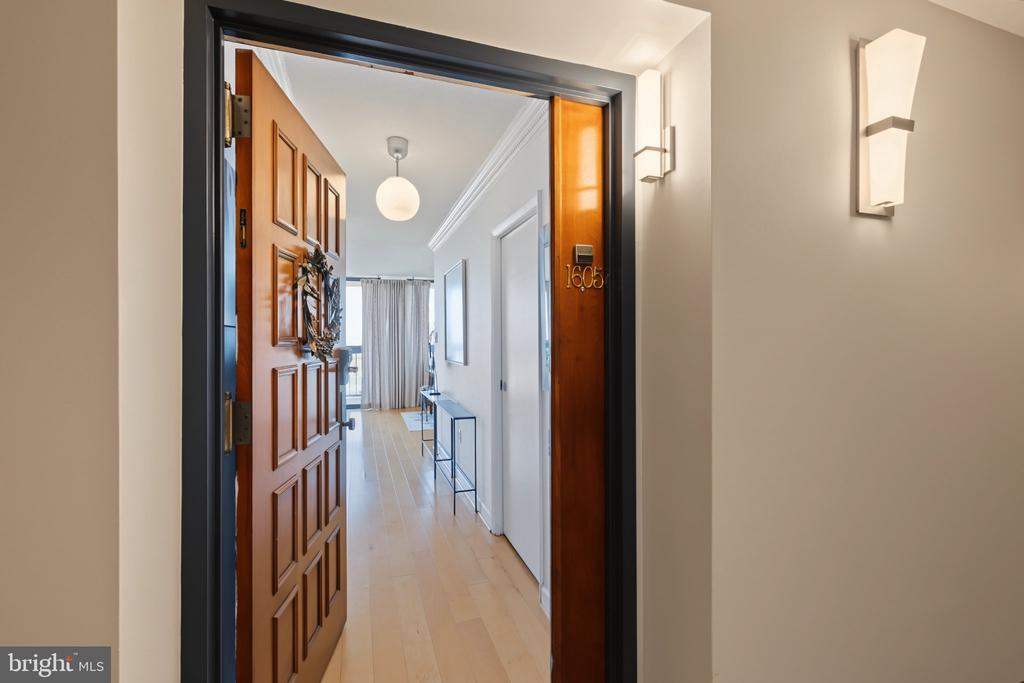 400 MADISON STREET Unit: 1605
