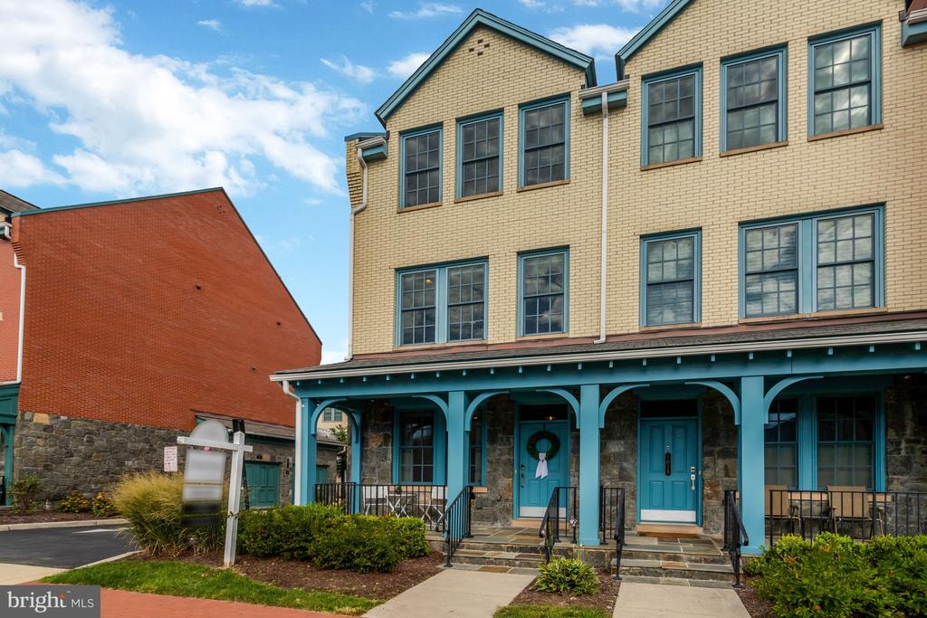 1017 BERNARD STREET