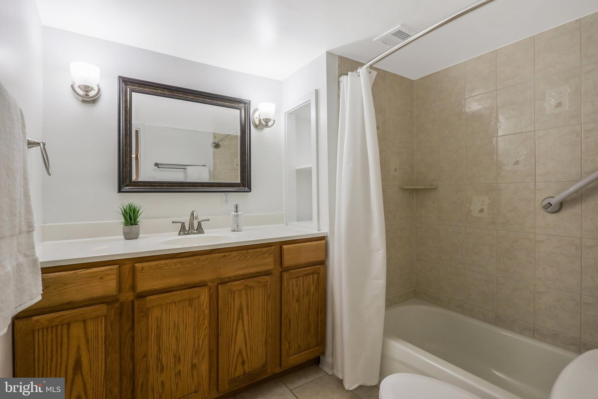 2649 Redcoat Dr #123