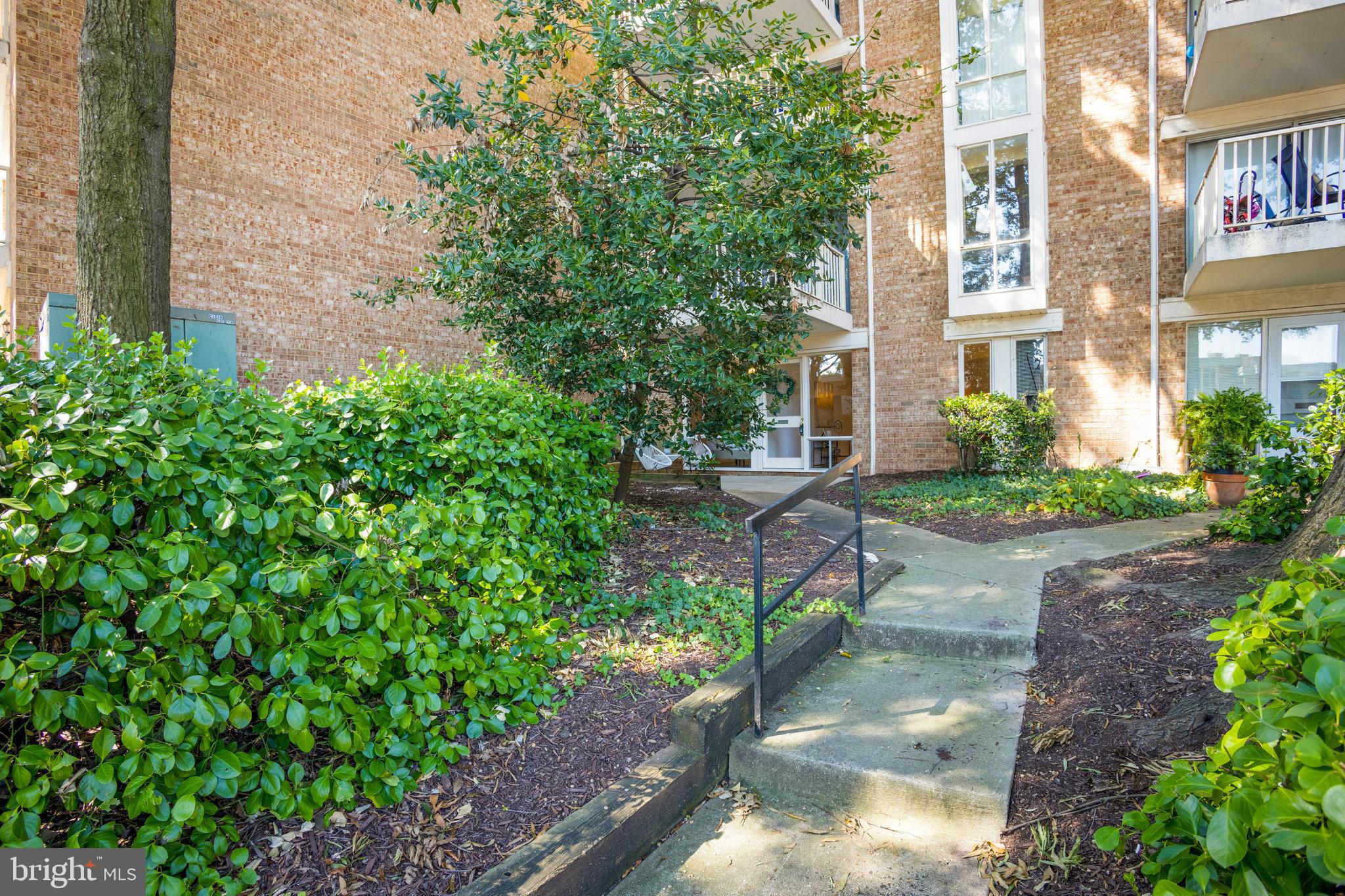 2649 Redcoat Dr #123