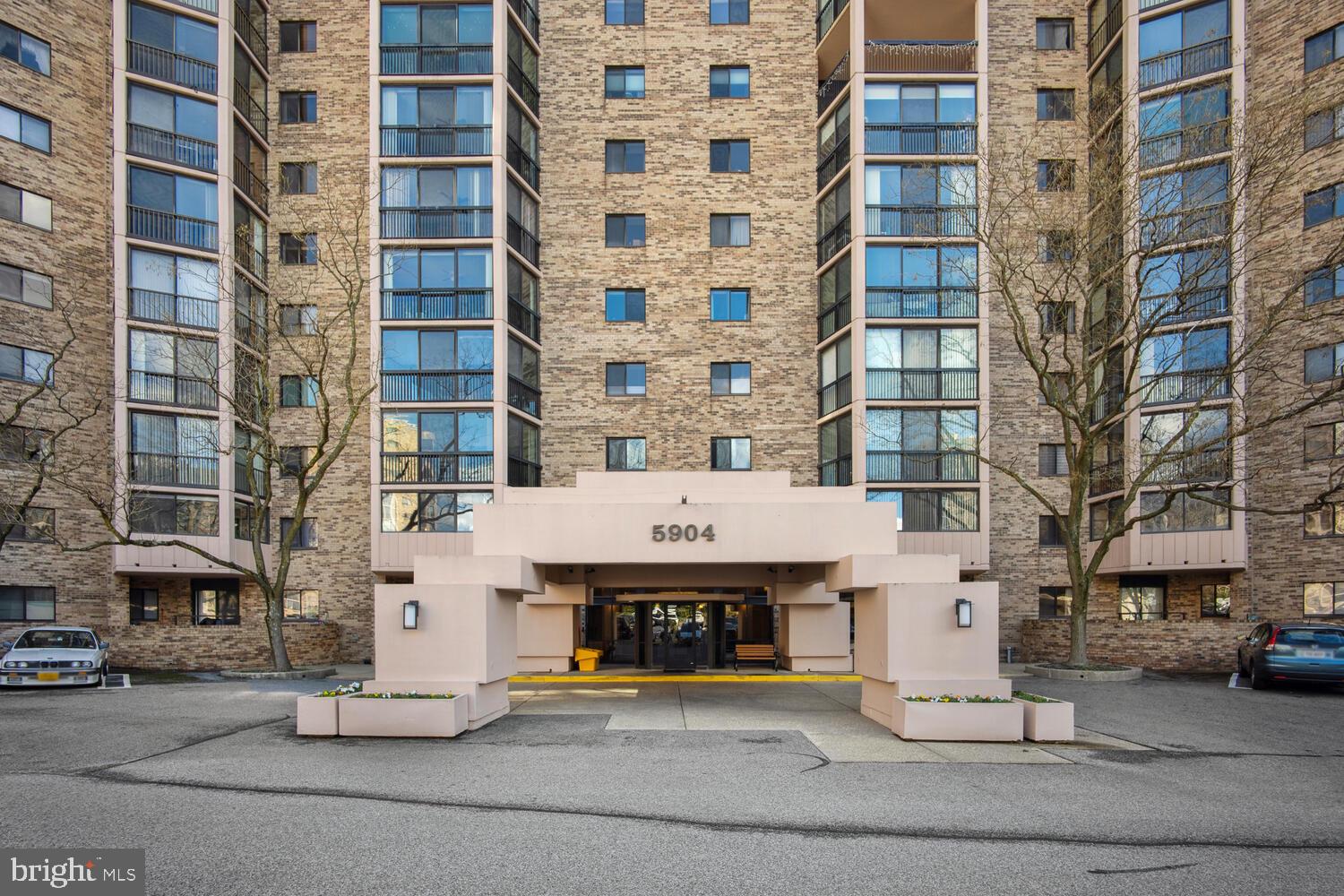 5904 Mount Eagle Dr #609