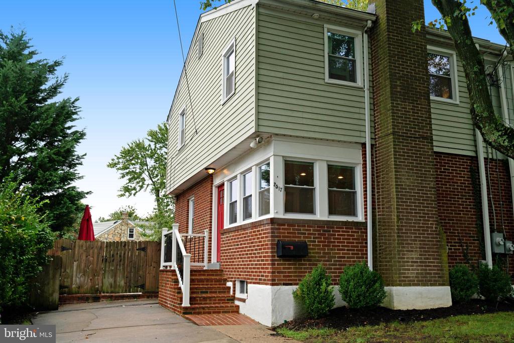 2517 Oberlin Dr