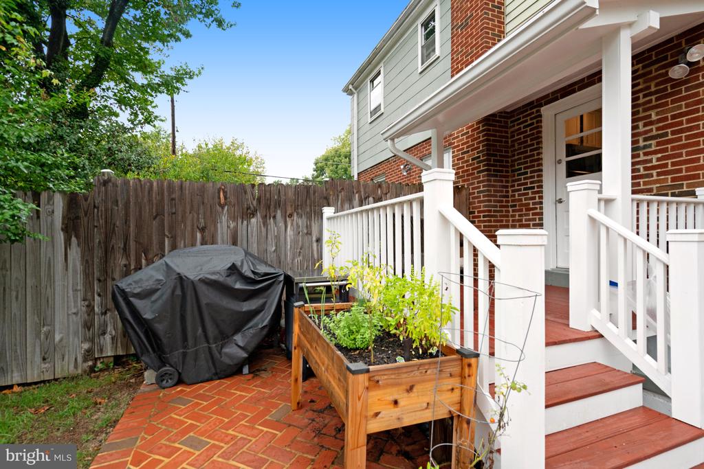 2517 Oberlin Dr