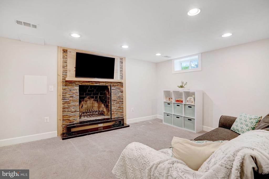 2517 Oberlin Dr