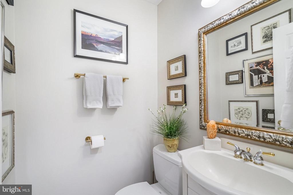 5631 RIDGE VIEW DRIVE