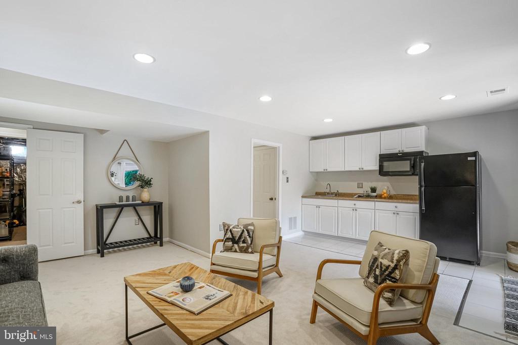 5631 RIDGE VIEW DRIVE