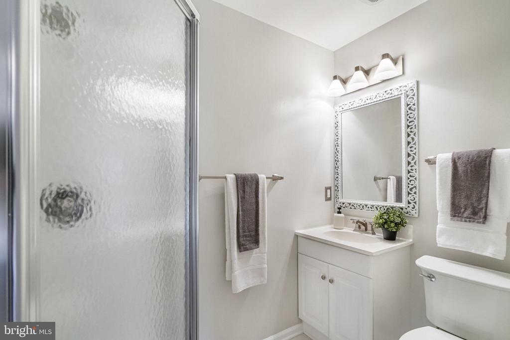 5631 RIDGE VIEW DRIVE