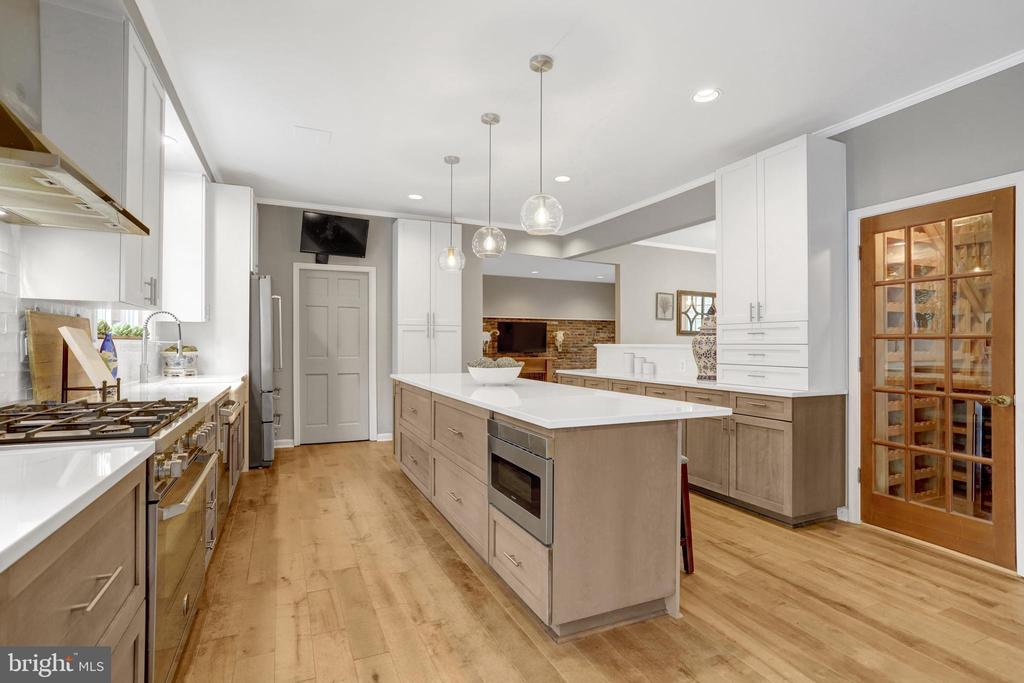4106 FERRY LANDING ROAD