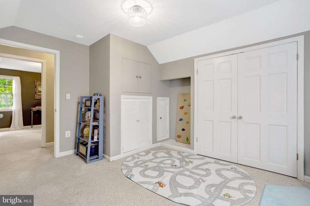 4106 FERRY LANDING ROAD