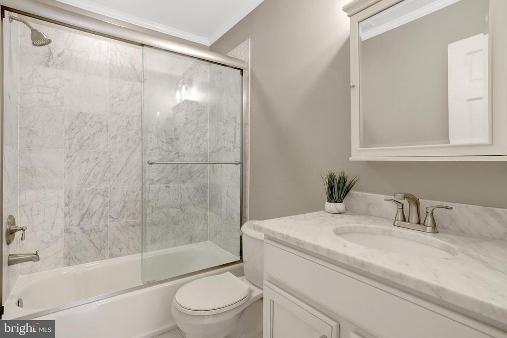 4106 FERRY LANDING ROAD