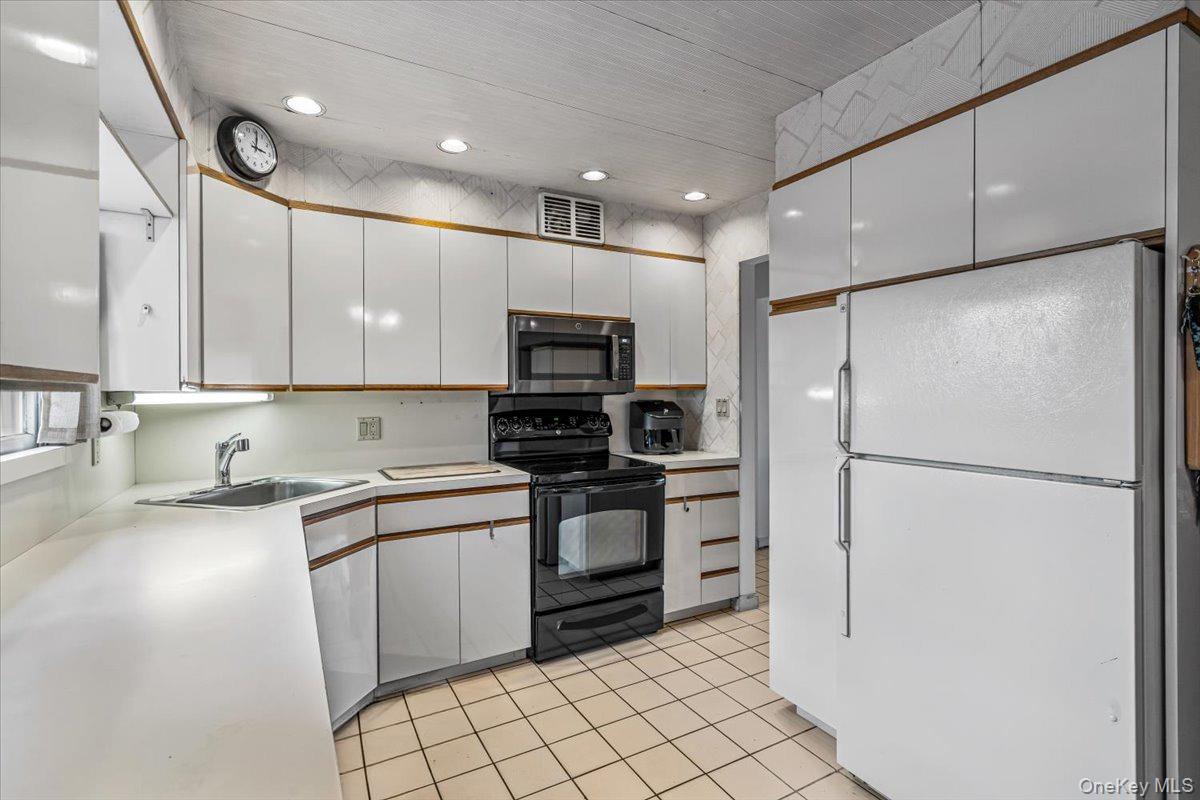 3001 Tinker Drive