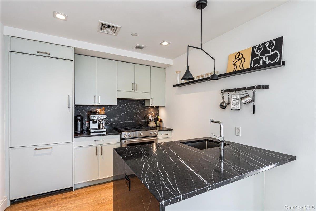 554 4th Avenue Unit: 7B