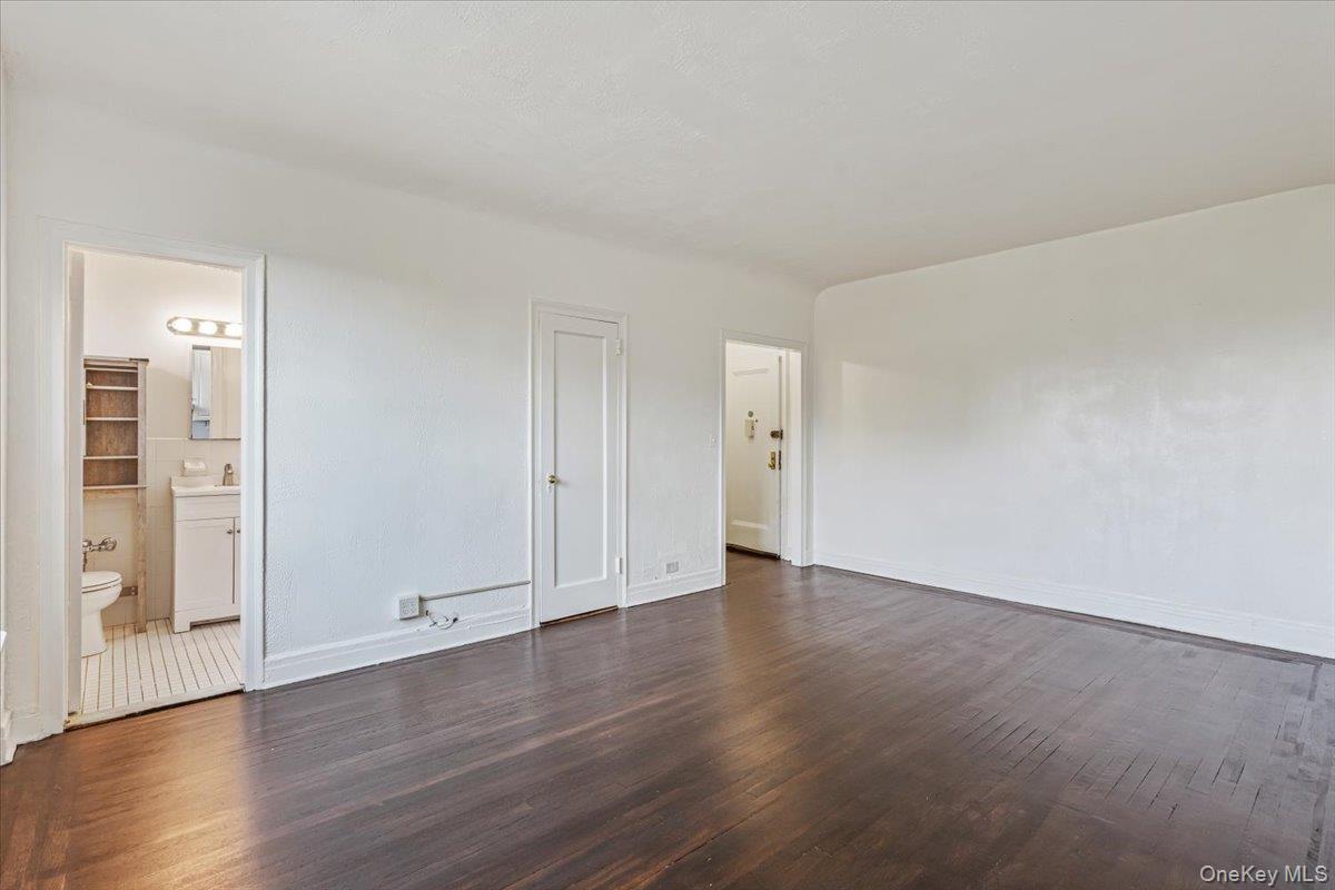 141 Woodmere Boulevard Unit: 3C