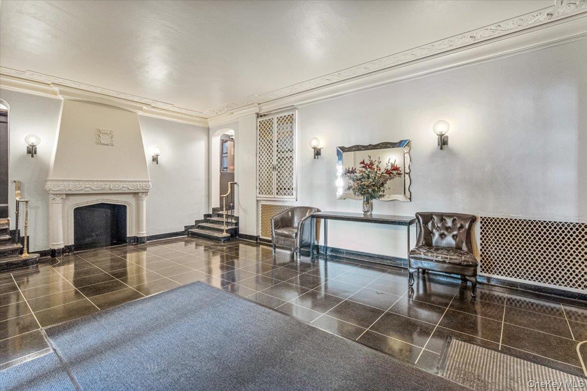 141 Woodmere Boulevard Unit: 3C