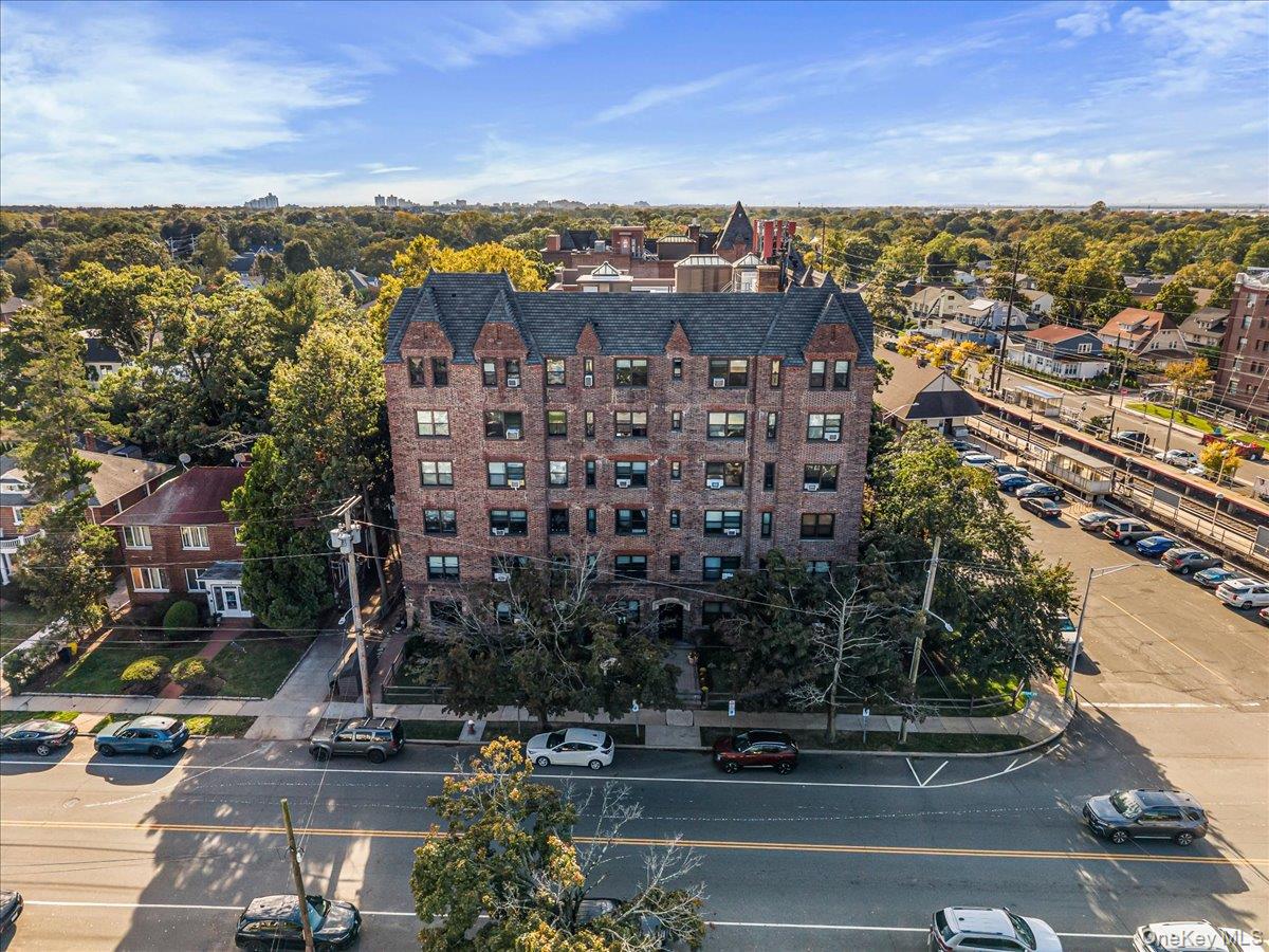 141 Woodmere Boulevard Unit: 3C