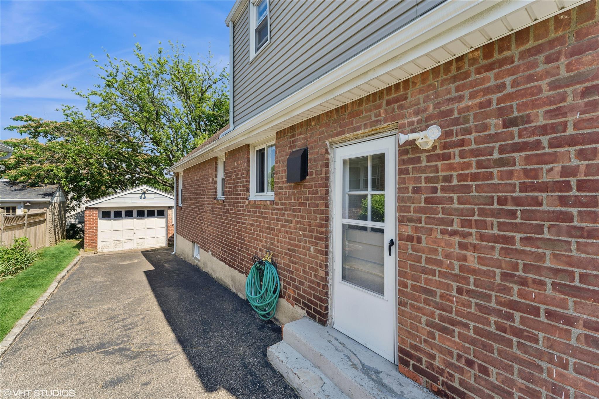 512 Nassau Boulevard