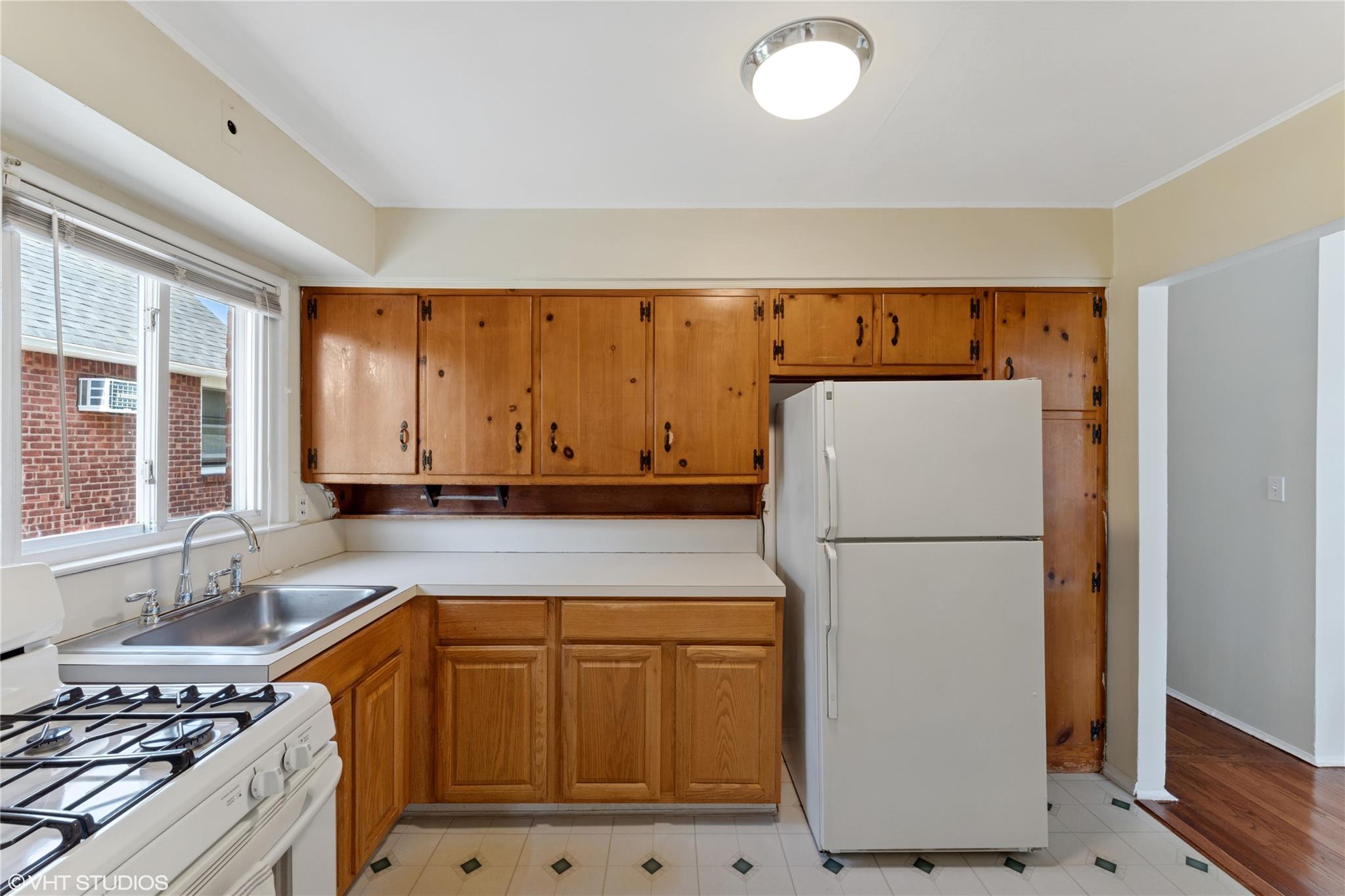 512 Nassau Boulevard