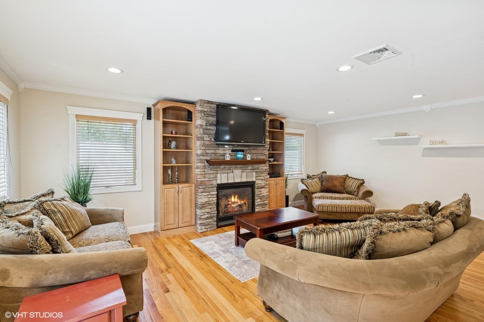 9 Fern Drive W