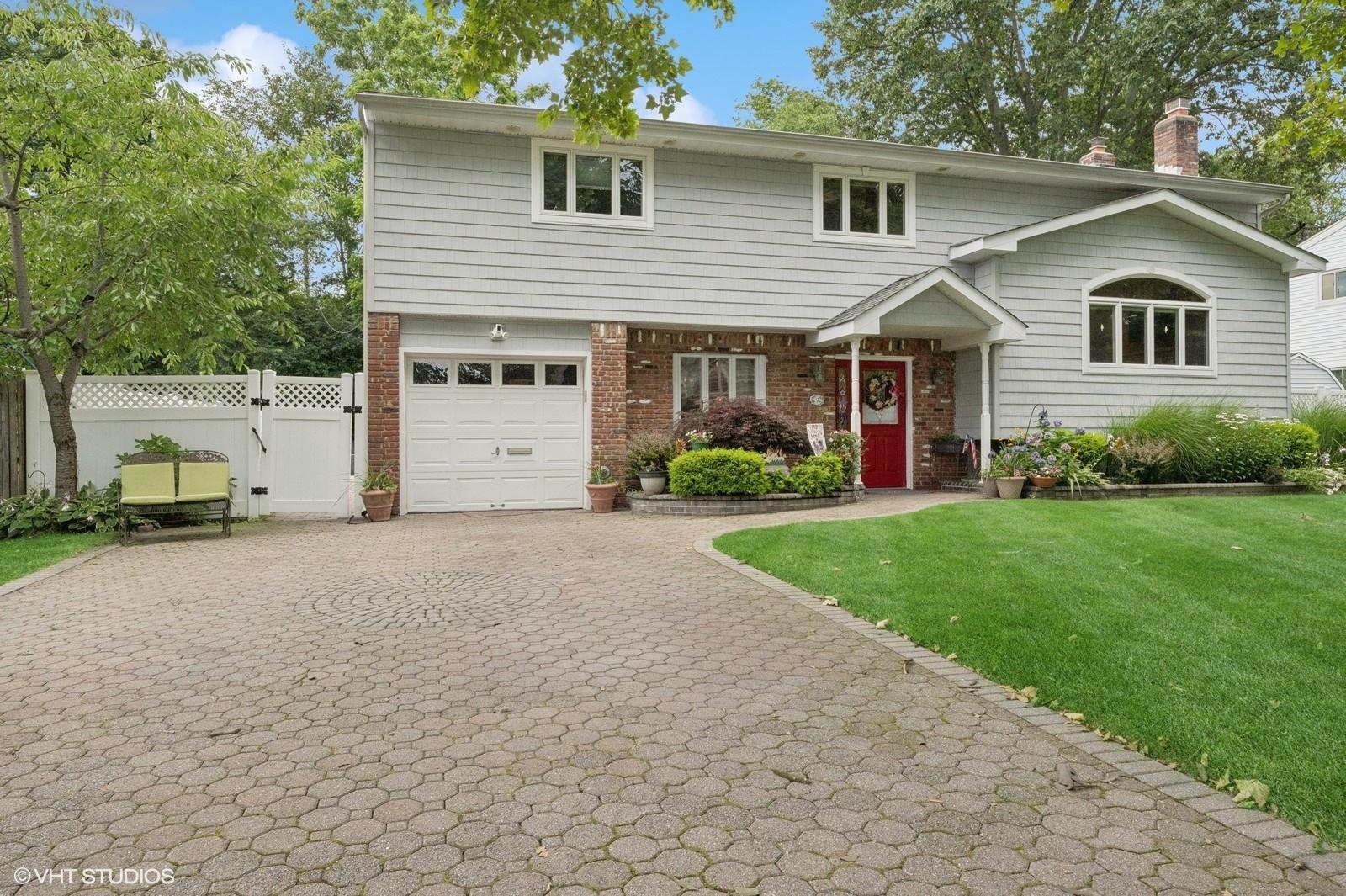 9 Fern Drive W