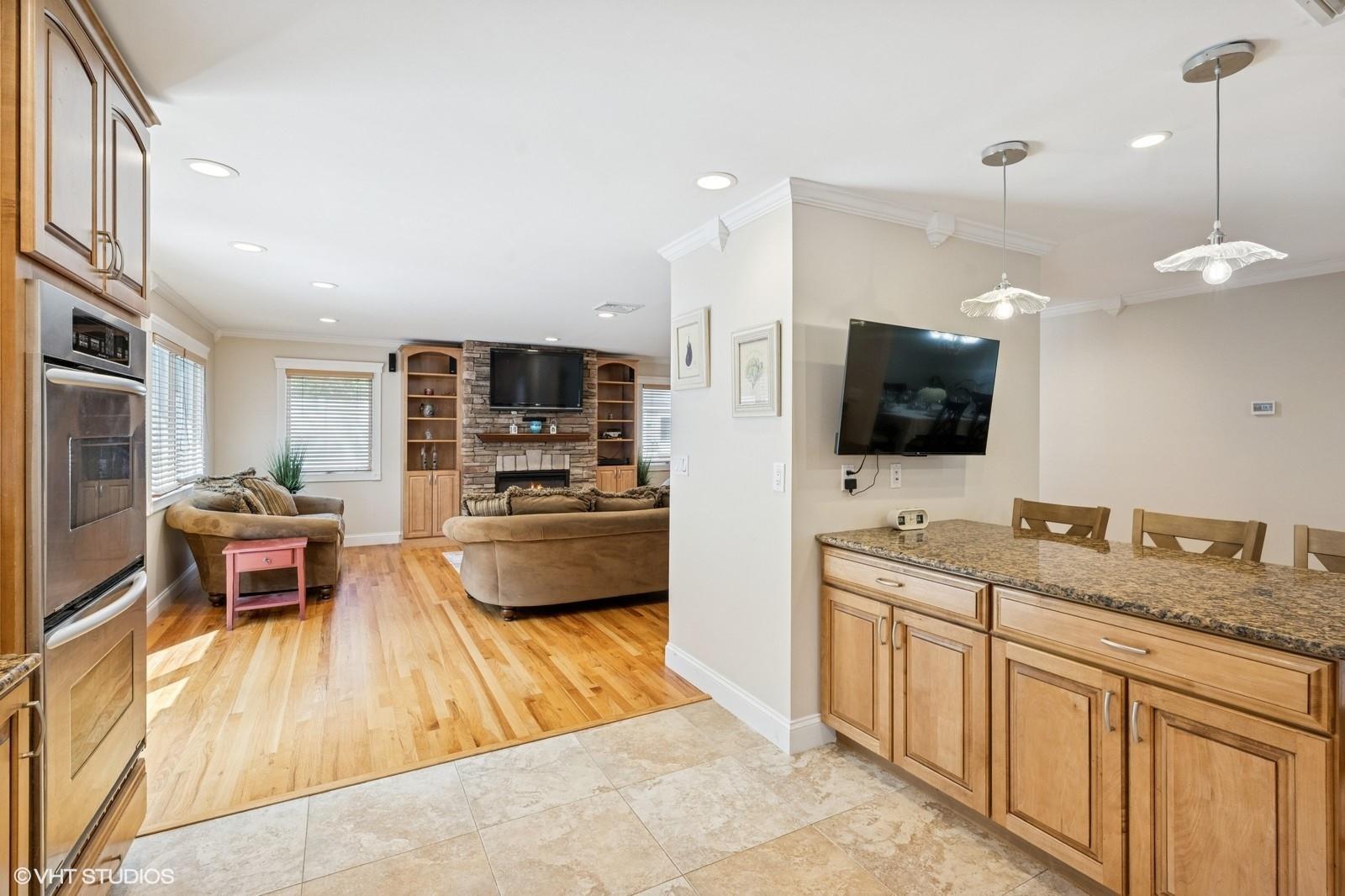 9 Fern Drive W