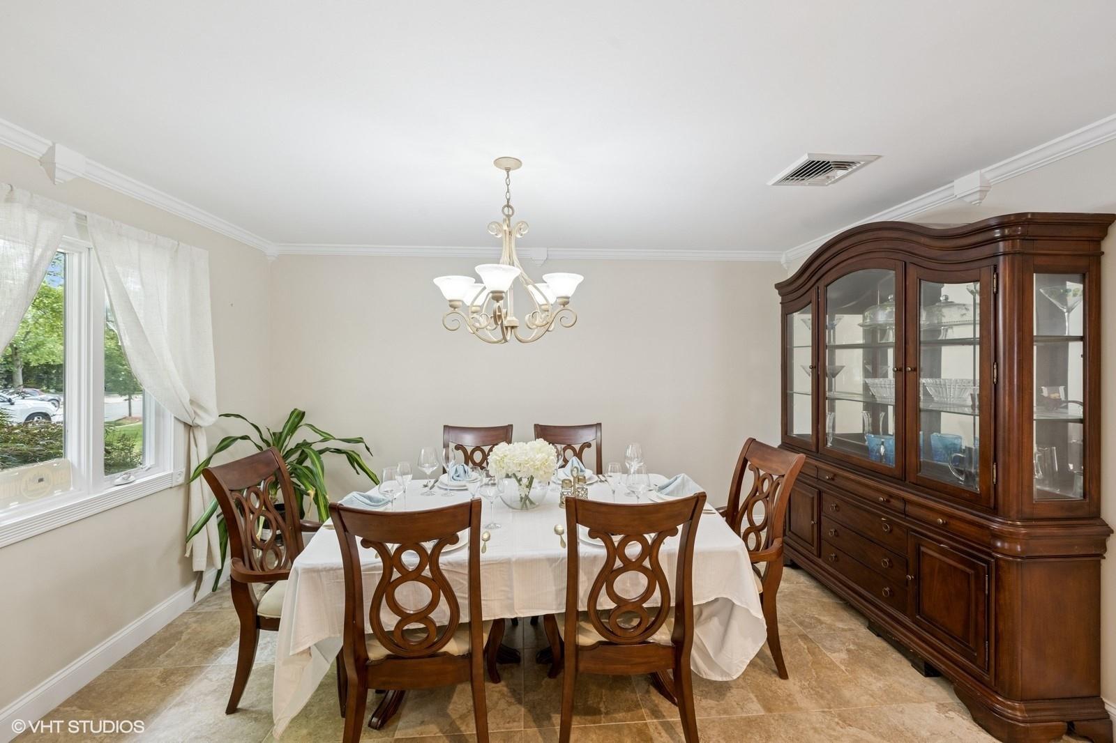 9 Fern Drive W