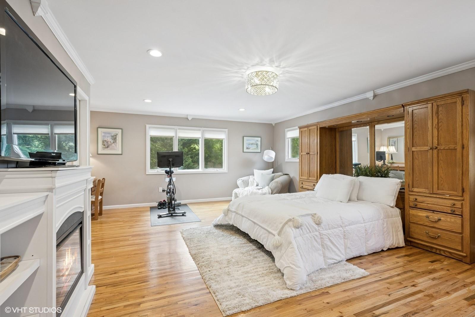 9 Fern Drive W