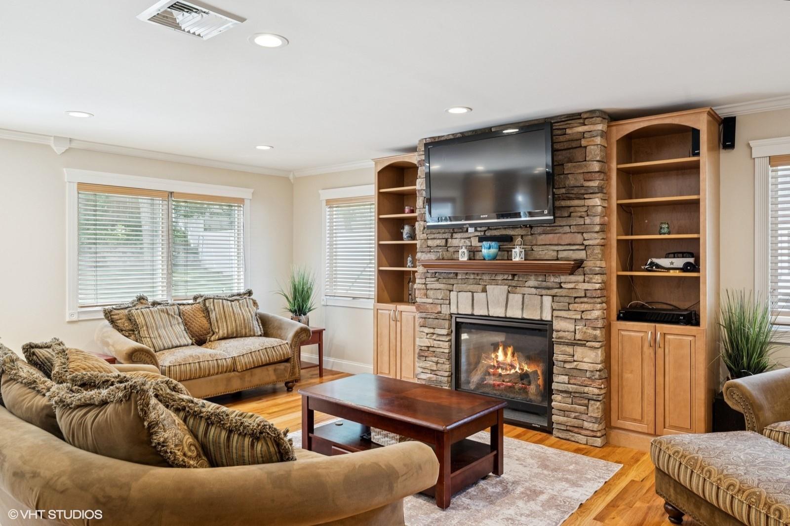 9 Fern Drive W