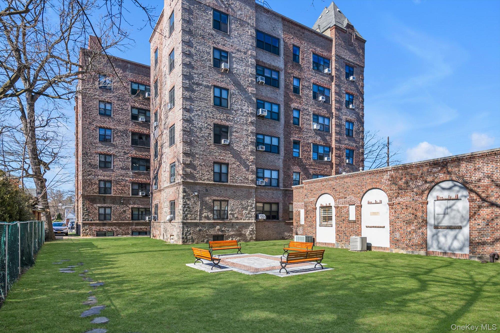 141 Woodmere Boulevard Unit: 5H