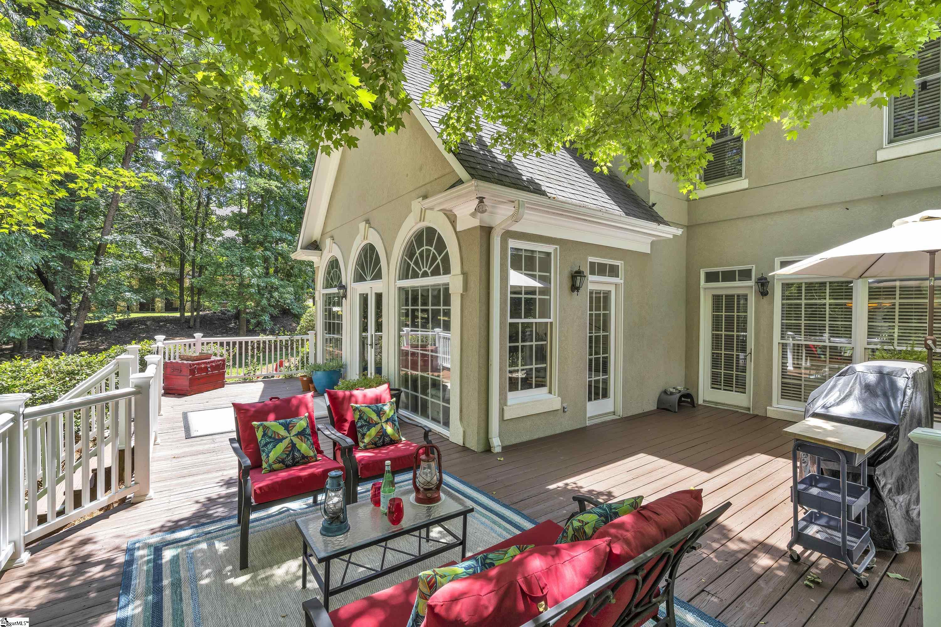 200 English Oak Court