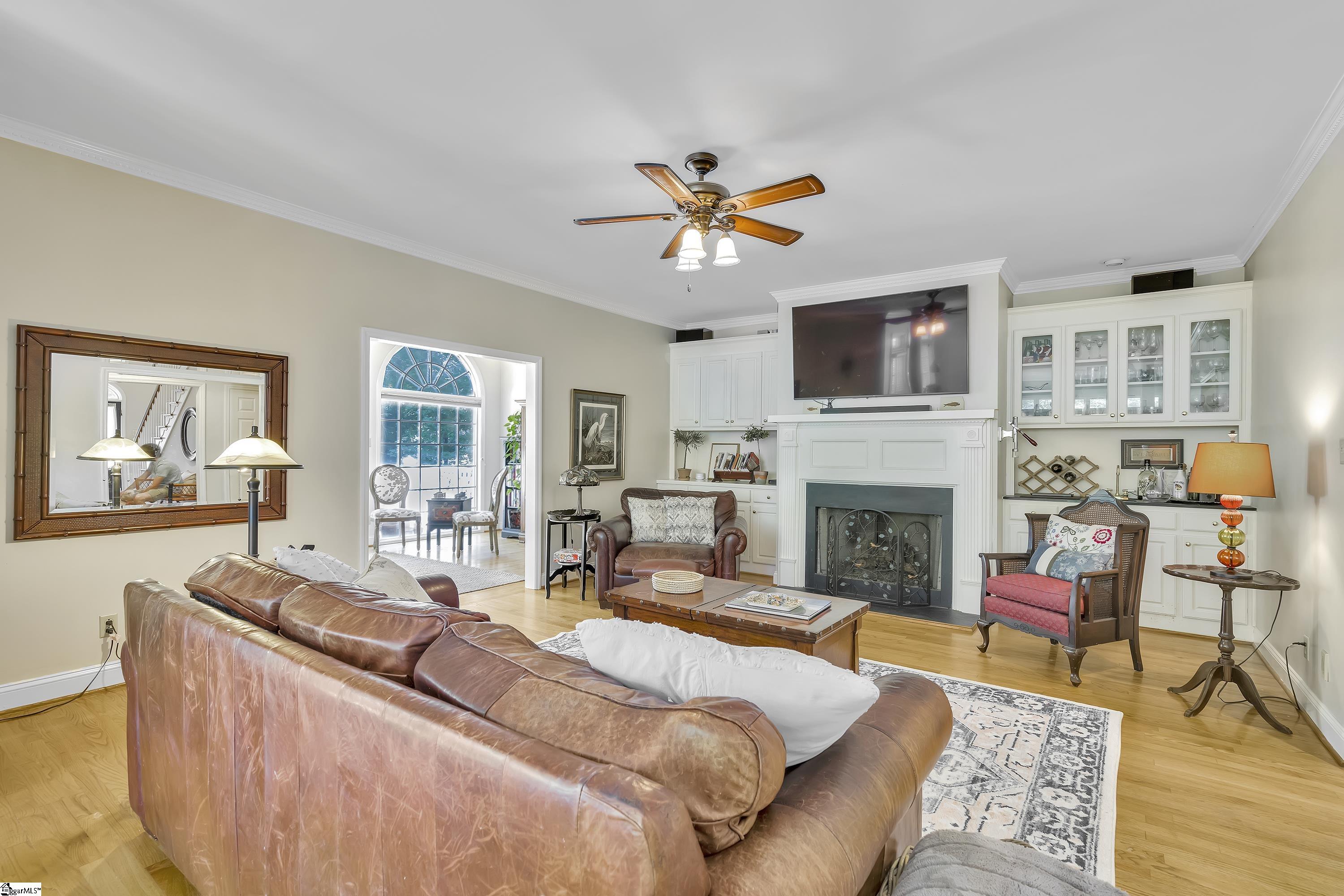 200 English Oak Court