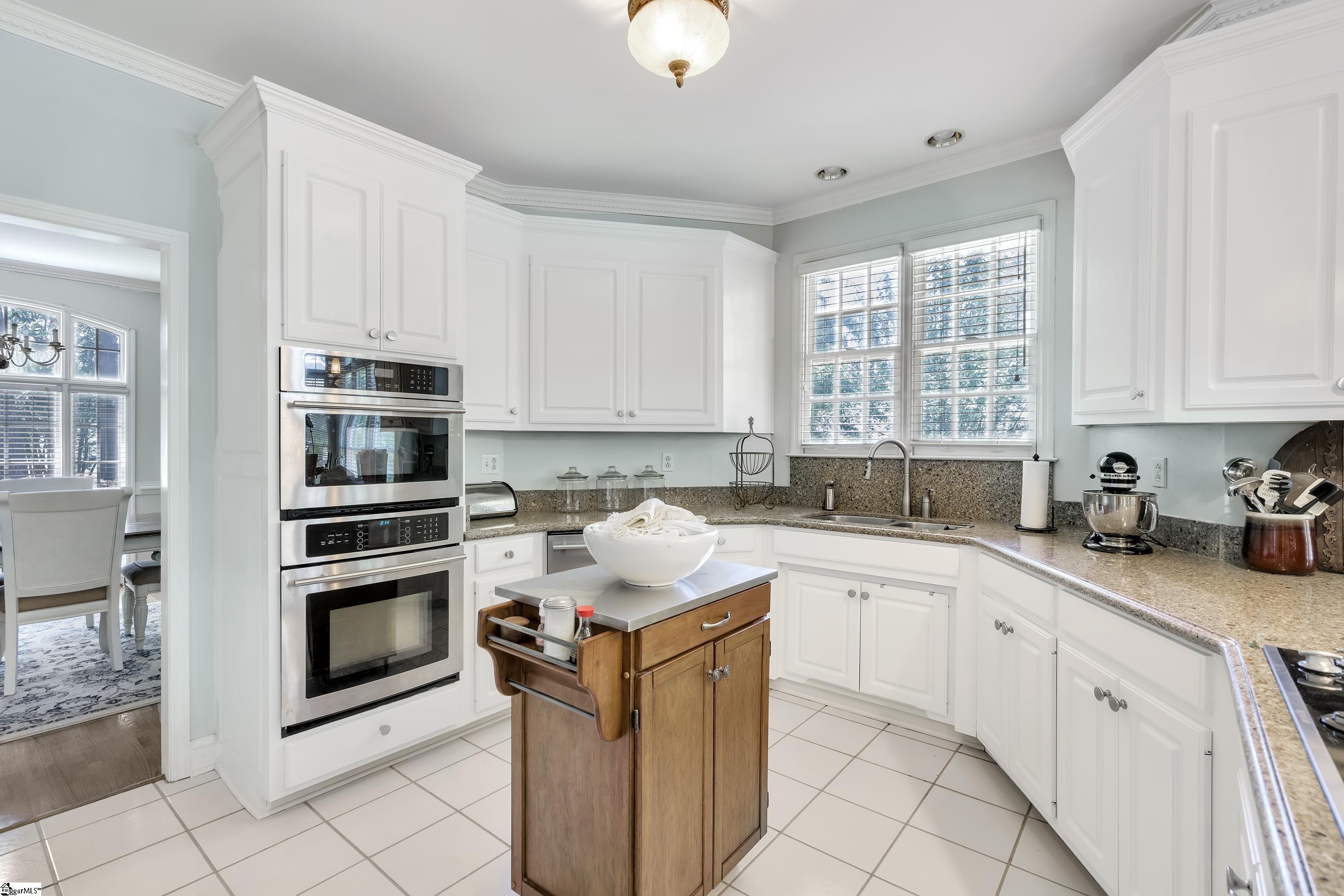 200 English Oak Court