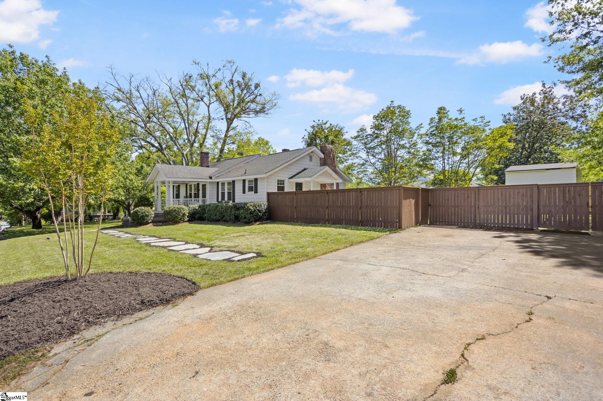 10 Keith Drive